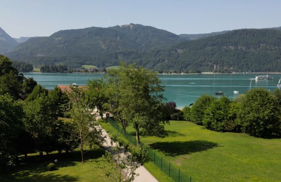 Property in 5360 Wolfgangsee - Salzkammergut: Luxury refuge with private swimming area at the popular Lake Wolfgang