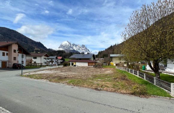 Immobilie in 6382 Kirchdorf in Tirol: Baubewilligtes Grundstück mit 4 Terrassen-Wohnungen in Ruhelage