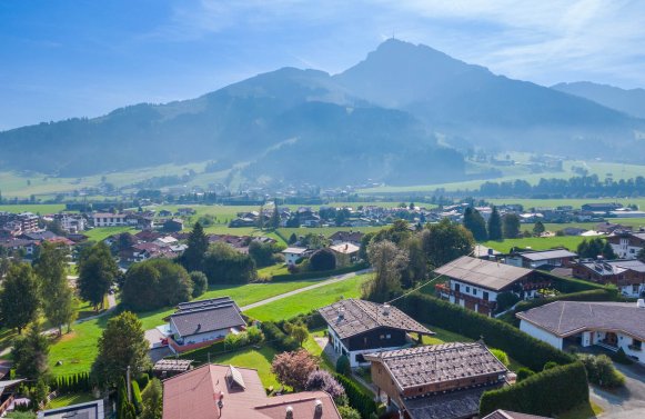 Immobilie in 6372 Oberndorf bei Kitzbühel: Seltener Freizeitwohnsitz! Sonniges Grundstück mit Altbestand in Premiumlage