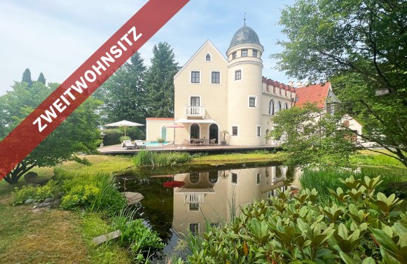 Property in 5123 Nähe Burghausen: CASTLE VIEW! Elegant little castle with a view of Burghausen