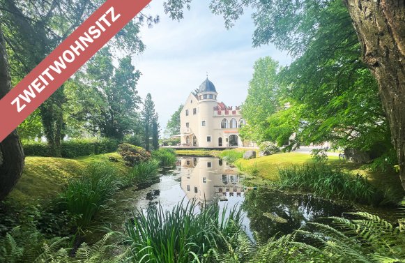 Property in 5123 Nähe Burghausen: Castle in a breathtaking location!