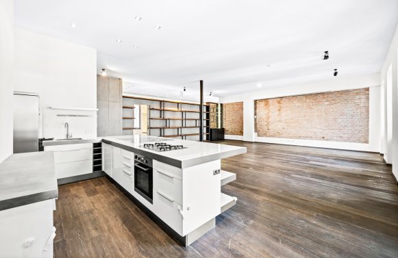 Property in 1070 Wien - 7. Bezirk: Industrial-style loft apartment in a sought-after centre location