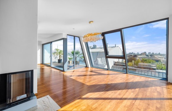 Property in 1080 Wien - Josefstadt: Unique penthouse without pitched roof - dreamlike view of the 1st district